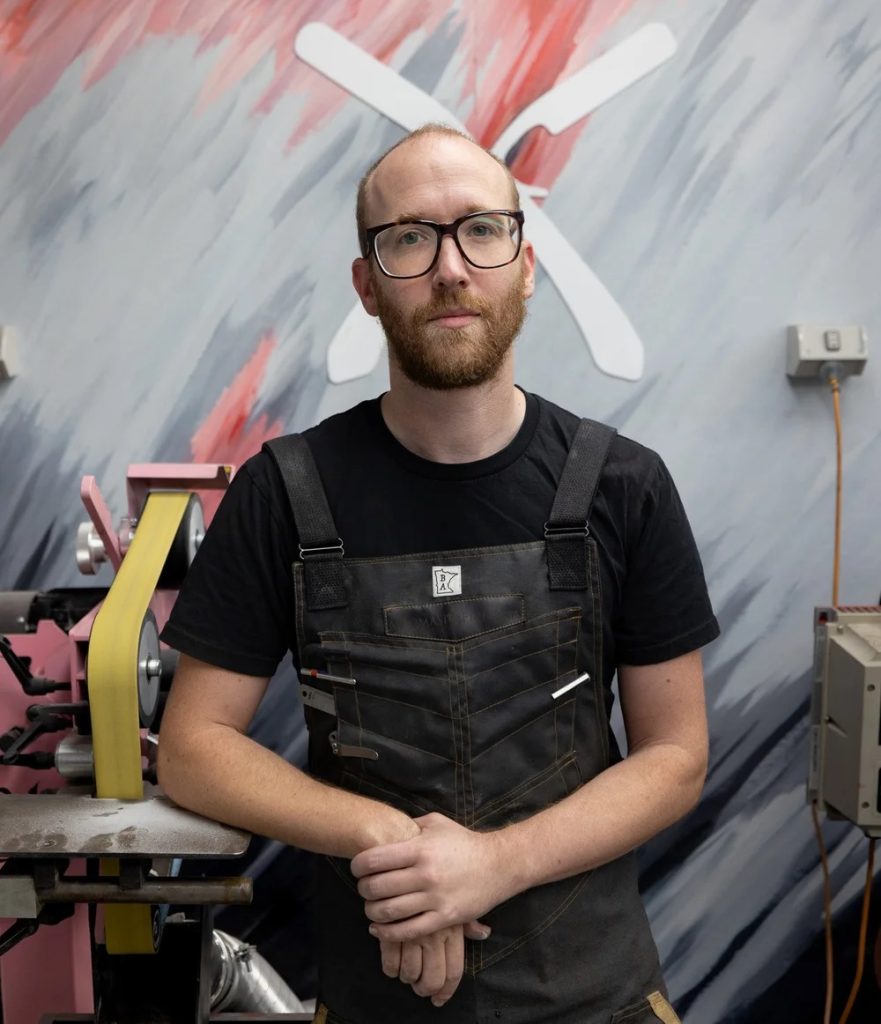 AIDAN MACKINNON, Cut Throat Knives